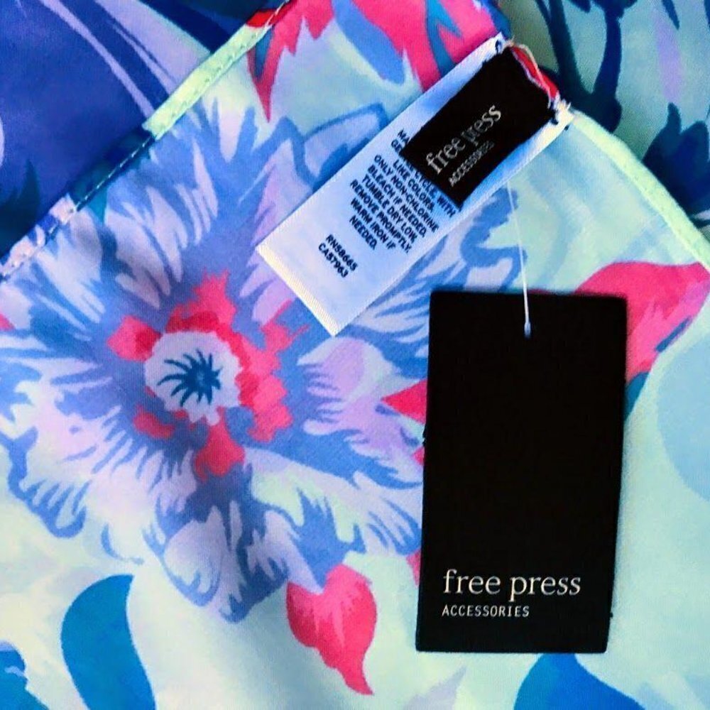 Free Press Accessories Spring Floral Scarf NWT - Picture 3 of 4
